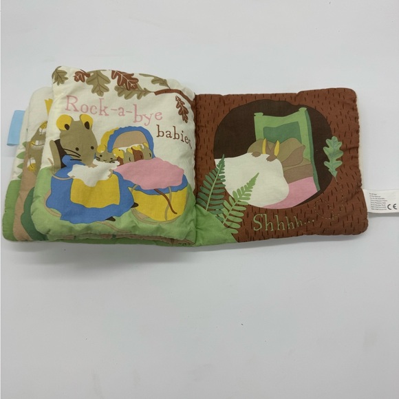 Peter Rabbit Snuggle soft book - Picture 4 of 5